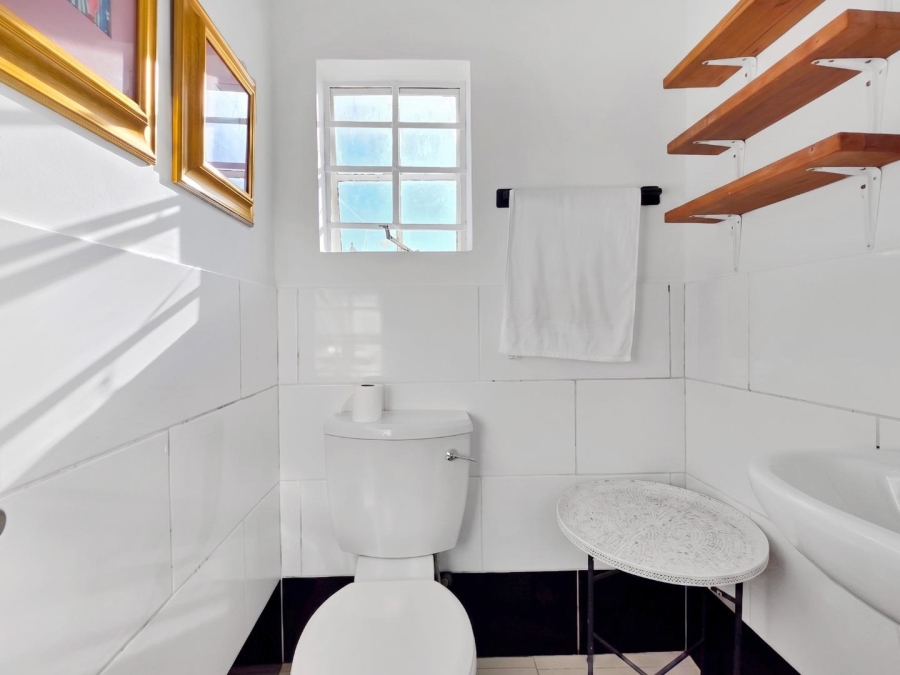 2 Bedroom Property for Sale in Sea Point Western Cape